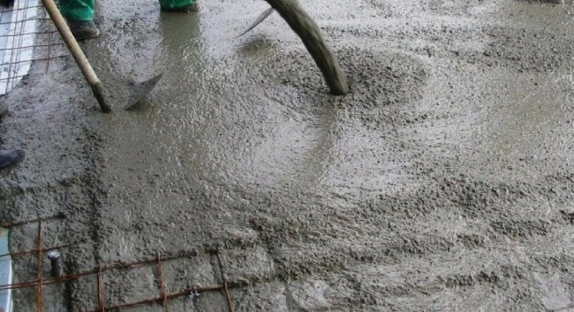 Concrete is one of the most widely used construction materials in the world. Its popularity stems from its high compressive strength, durability, and versatility. However, concrete is a complex composite material whose properties depend on its composition and structure. One of the most important properties of concrete is its modulus of elasticity. This post will provide a comprehensive overview of the modulus of elasticity of concrete. water cement ratio of concrete