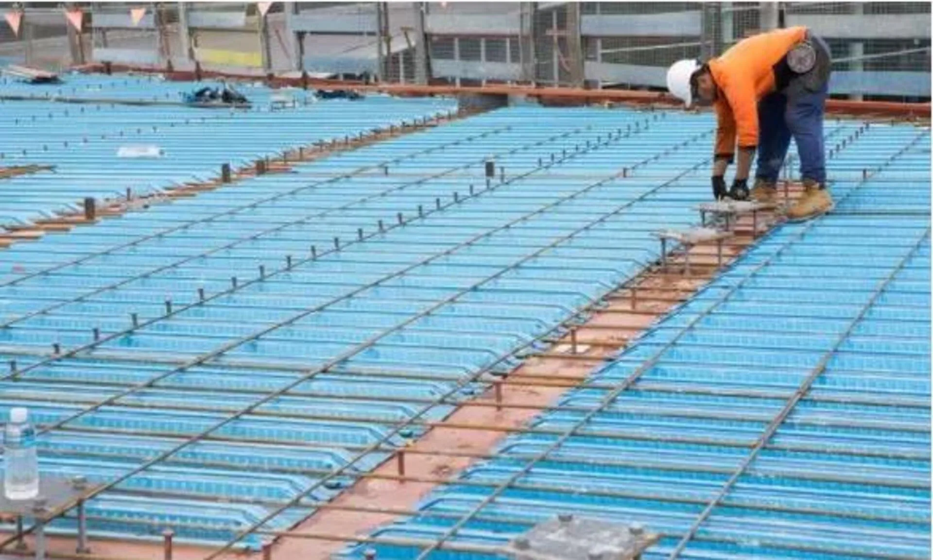 Concrete honeycombing refers to large voids and cavities left in concrete structures resembling a honeycomb shape. prevention method for honeycombing