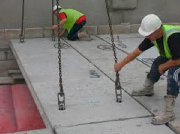 construction using precast concrete floor slab