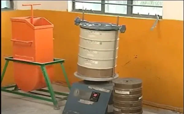 The IS code for sieve analysis of coarse aggregate is IS 2386. IS procedure for sieve analysis of coarse aggregate